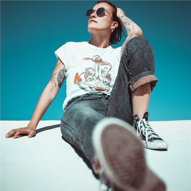 Take an iconic frame, style it your way & feel awesome 🔥@ragandrose chose TRIBEKA frame📸 @la_taniere_photo